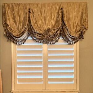 Elegant Gold Valance Curtain